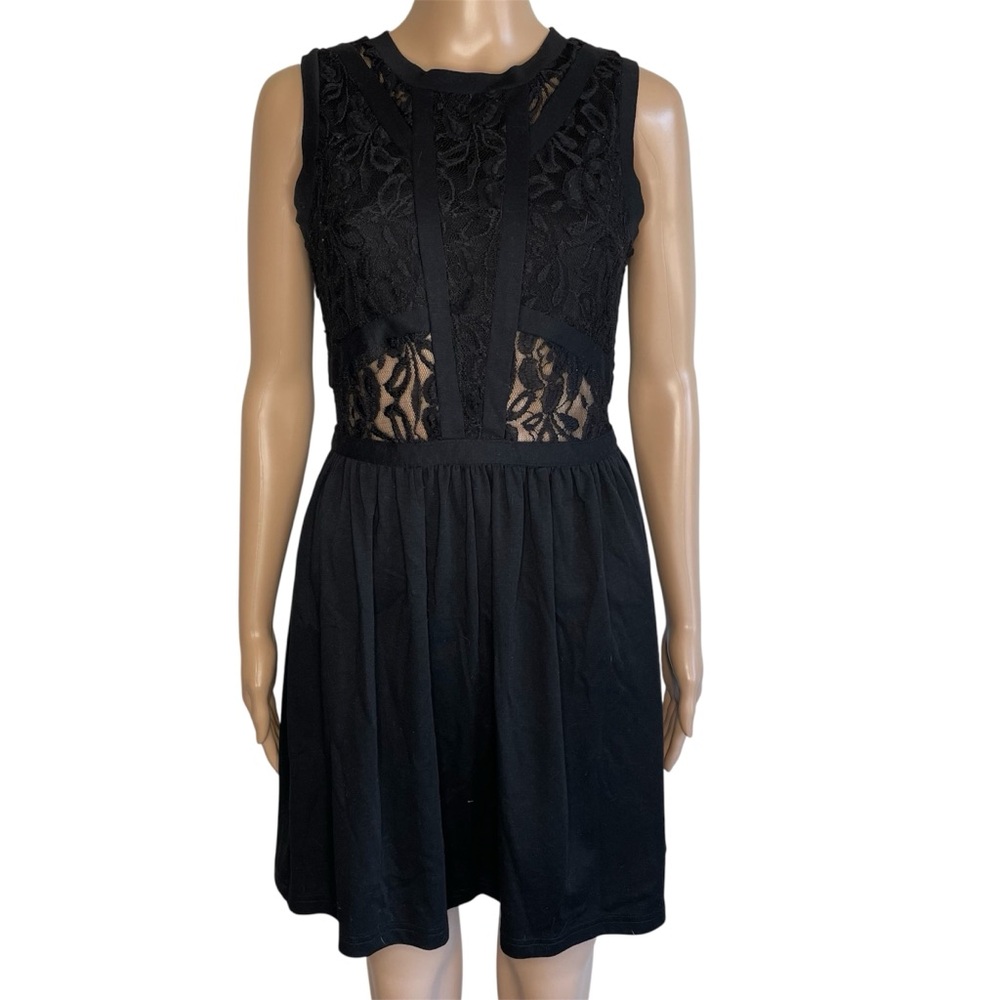 Pretty Solid Black Crewneck Sleeveless Lace Cutout Short Mini Cocktail Dress